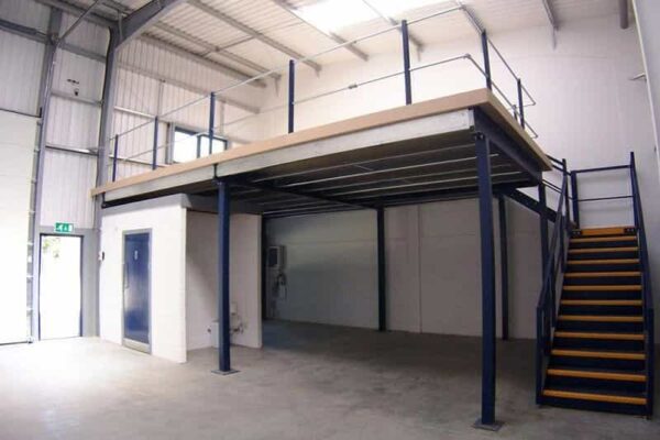 Mezzanine Baja Ringan Di Medan