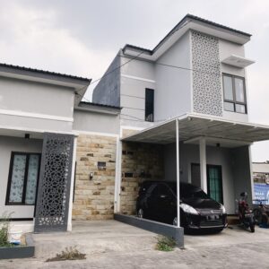 Mezzanine Depan Rumah Di Medan