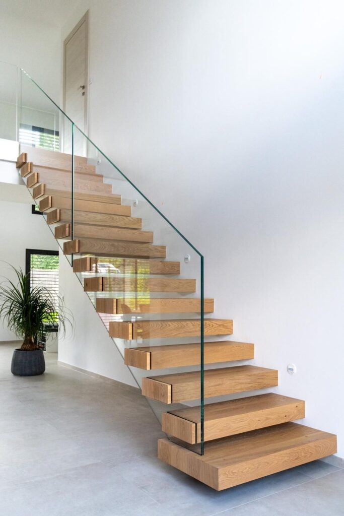 jasa tempa tangga kaca melayang di medan